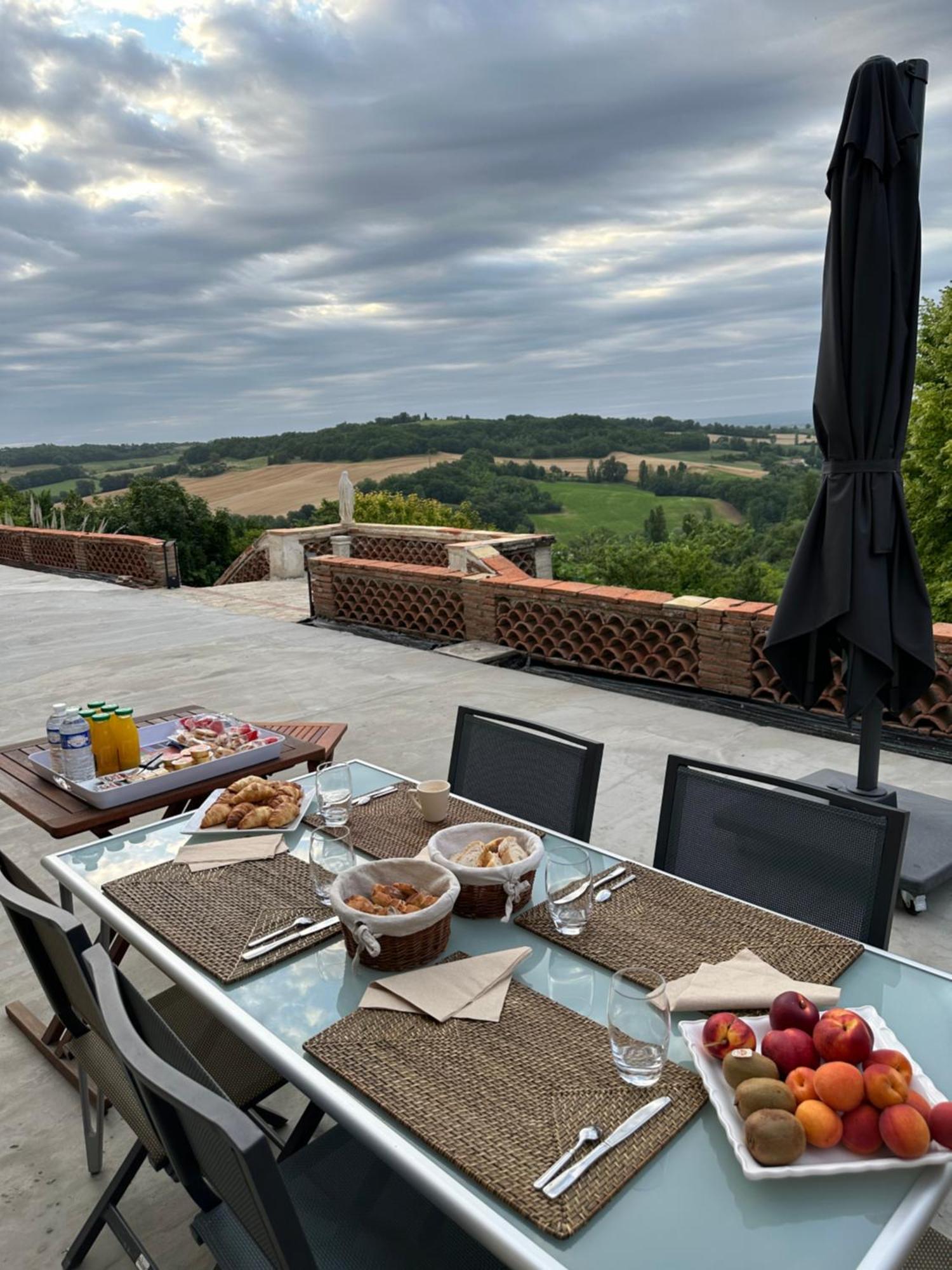 Les Trois Terrasses Bed and Breakfast Montpezat-de-Quercy Buitenkant foto